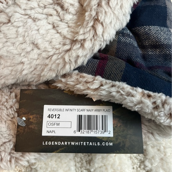 Legendary Whitetails Reversible Scarf - Picture 3 of 5